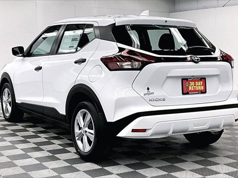 New 2025 Nissan Kicks Play S image 3