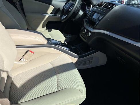 Certified 2018 Dodge Journey SE w/ Connectivity Group image 22