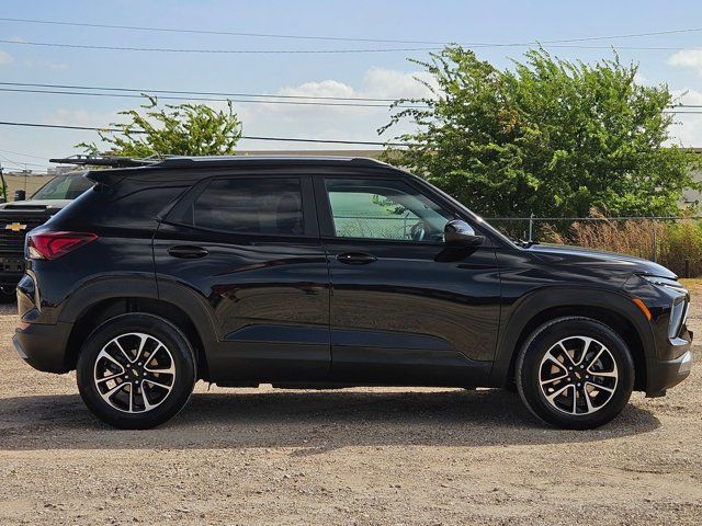 Used 2025 Chevrolet TrailBlazer LT FWD image 4