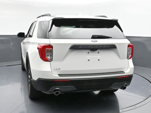 Used 2023 Ford Explorer XLT w/ Equipment Group 202A image 7