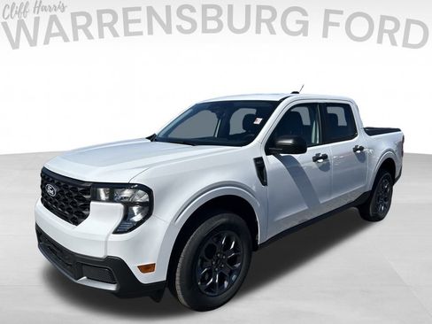 New 2025 Ford Maverick XLT image 3