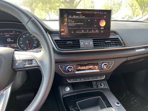 Used 2023 Audi Q5 2.0T Premium w/ Convenience Package image 32