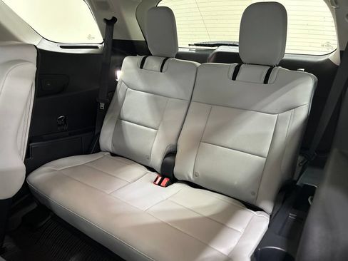 New 2026 Ford Explorer Platinum w/ LUX Leather Package AWD/4WD image 31