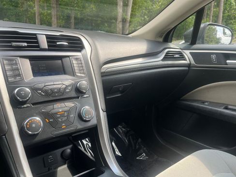 Used 2017 Ford Fusion S FWD image 41