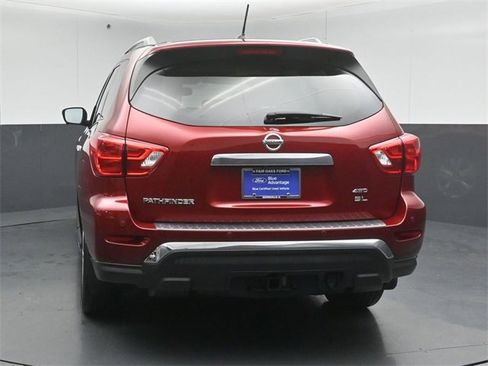 Used 2018 Nissan Pathfinder SL w/ SL Premium Package image 2