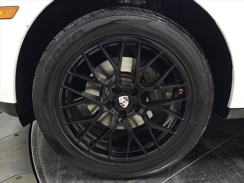 Used 2018 Porsche Macan image 13