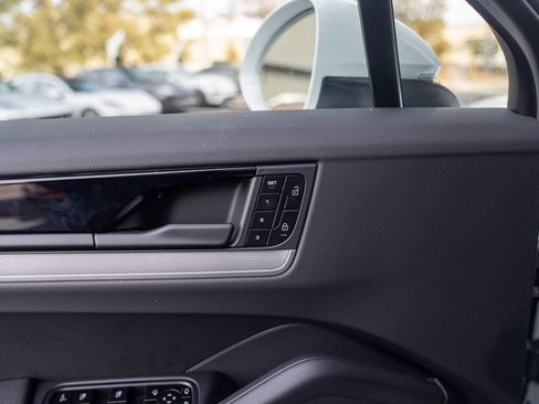 New 2026 Porsche Cayenne Base image 24