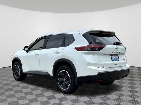 Certified 2026 Nissan Rogue SV AWD/4WD image 4