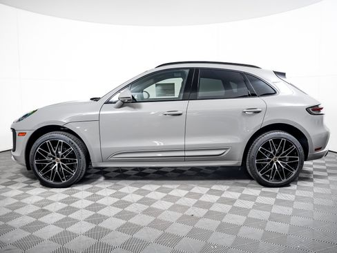 New 2026 Porsche Macan image 2