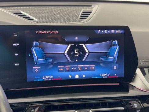 Used 2025 BMW X1 xDrive28i AWD/4WD image 23