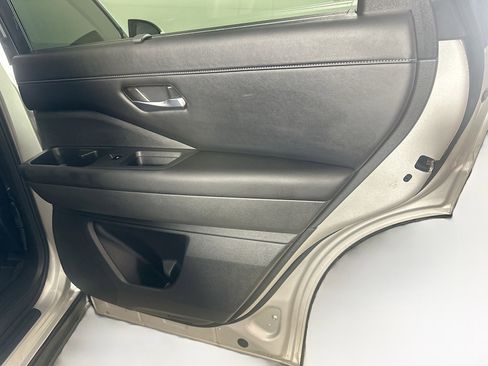 Used 2023 Nissan Pathfinder SL w/ SL Premium Package image 31