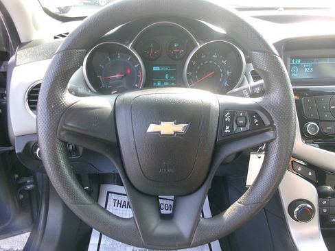 Used 2014 Chevrolet Cruze LS FWD image 14