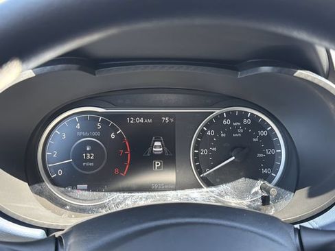 Used 2025 Nissan Versa SV w/ Trunk Package FWD image 25