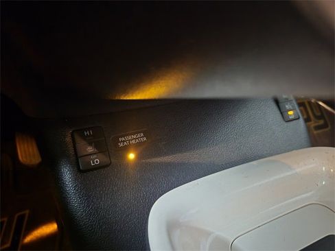 Certified 2016 Toyota Prius Four image 31