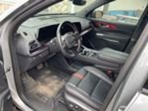 Used 2025 Chevrolet Traverse RS w/ LPO, Floor Liner Package image 2