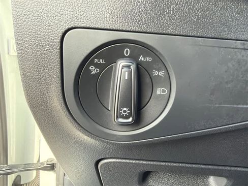 Used 2022 Volkswagen Tiguan SEL R-Line image 33