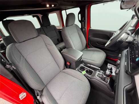 Used 2024 Jeep Wrangler Unlimited Sahara w/ Safety Group AWD/4WD image 15