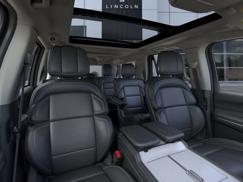 New 2026 Lincoln Navigator L Reserve image 10