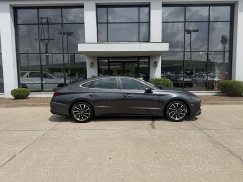 Certified 2023 Hyundai Sonata Limited FWD image 3