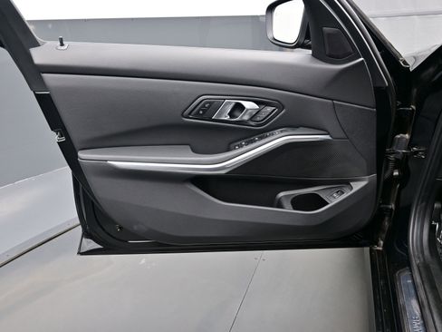 Used 2025 BMW 330i xDrive Sedan image 10