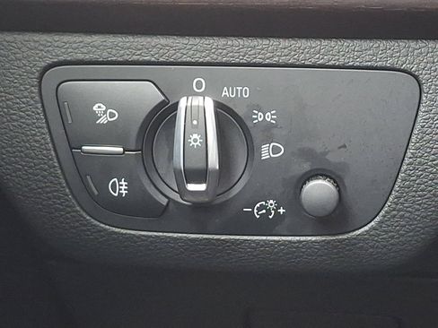 Used 2023 Audi Q5 2.0T Premium w/ Convenience Package image 22