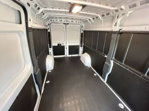 Used 2025 RAM ProMaster 2500 w/ Convenience Group FWD image 35
