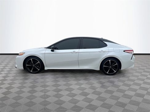 Used 2020 Toyota Camry XSE image 4