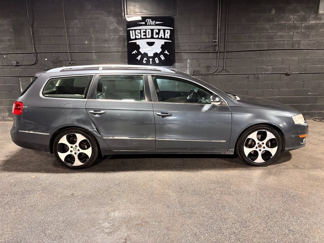 Used 2010 Volkswagen Passat Komfort FWD image 7