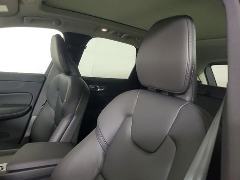 Certified 2025 Volvo XC60 B5 Core image 25