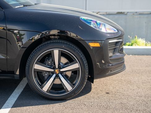 New 2026 Porsche Macan AWD/4WD image 9