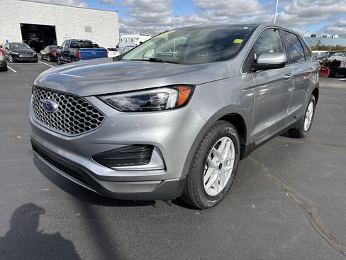 Used 2024 Ford Edge SEL image 2