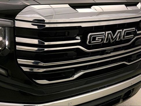 Used 2023 GMC Sierra 1500 SLT w/ SLT Premium Plus Package image 29