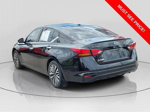 Used 2023 Nissan Altima 2.5 SV FWD image 3