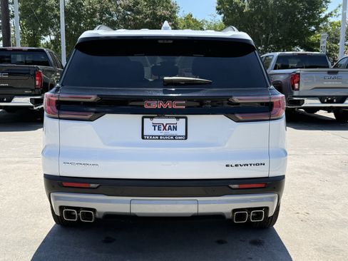 Used 2026 GMC Acadia Elevation w/ Elevation Premium Package FWD image 6