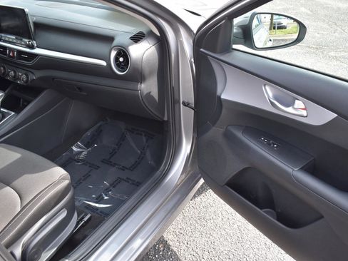 Used 2024 Kia Forte LXS image 14