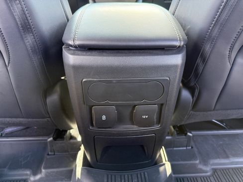 Used 2023 Ford Explorer XLT w/ Equipment Group 202A AWD/4WD image 33