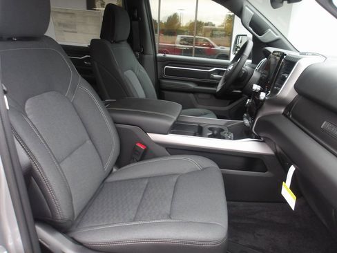 New 2026 RAM 1500 4x4 Crew Cab image 20