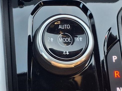 Certified 2024 Chevrolet Colorado Z71 w/ Z71 Convenience Package 2 image 8