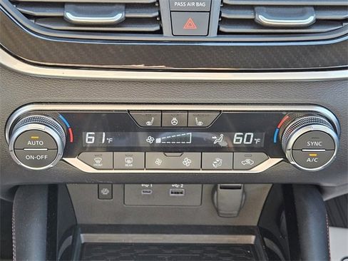 Used 2024 Nissan Altima 2.0 SR image 24