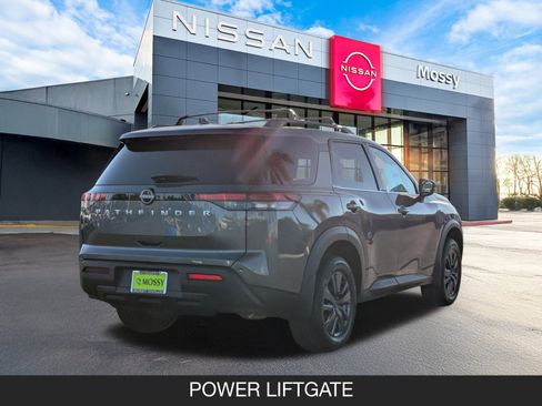 New 2025 Nissan Pathfinder SV image 8