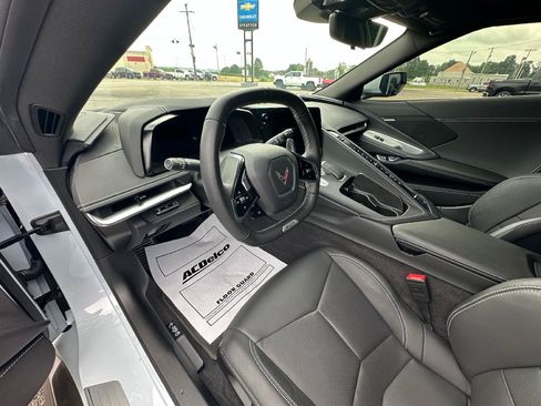 Used 2023 Chevrolet Corvette Z06 RWD image 12