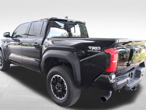 Certified 2025 Toyota Tacoma TRD Off-Road w/ TRD Off Road Upgrade Package AWD/4WD image 14