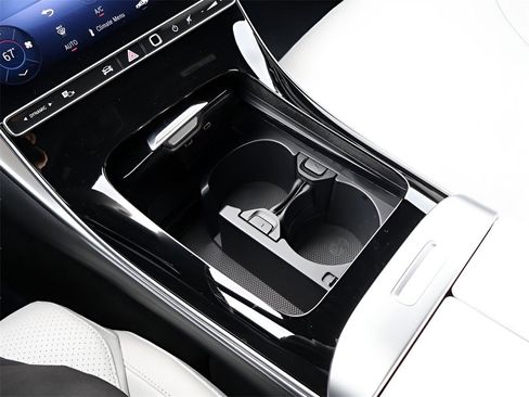 Used 2025 Mercedes-Benz C 300 4MATIC Sedan image 28