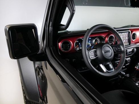 Used 2023 Jeep Wrangler Unlimited Rubicon AWD/4WD image 28