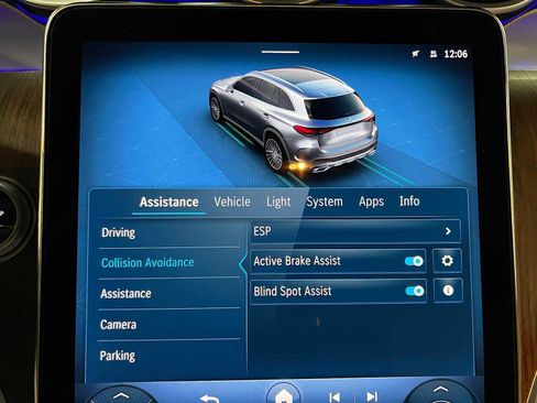 Certified 2025 Mercedes-Benz GLC 300 4MATIC image 35