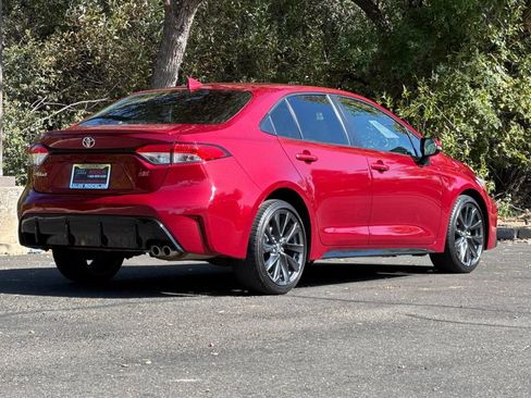 Used 2023 Toyota Corolla SE w/ SE Premium Package FWD image 5