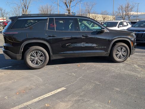 New 2026 Chevrolet Traverse LT w/ Driver Confidence Package image 9