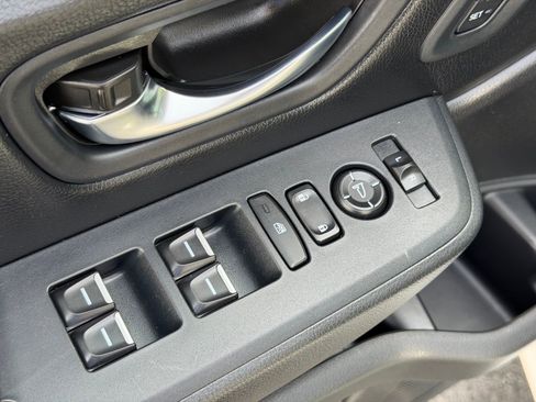 Used 2025 Honda Pilot Touring image 14