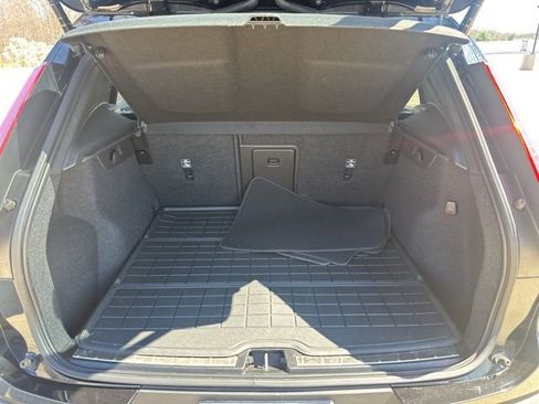 Certified 2023 Volvo XC40 B5 Plus w/ Driver Assist Package AWD/4WD image 35