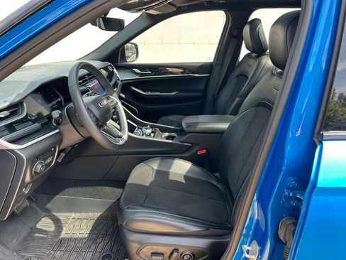 Used 2023 Jeep Grand Cherokee Trailhawk AWD/4WD image 4